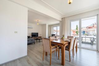 A spacious, comfortable and cozy apartment close to the center of Fethiye - Fethiye - 4