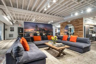 Skyline Suite with Penthouse & Rooftop Deck 6BR by Maddox Hotel - 5