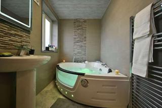 Wythenshawe Greenbrow Retreat - 1