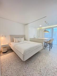 Bright white - Vilnius - 0