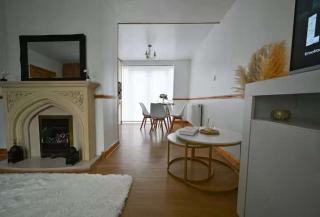 Wythenshawe Greenbrow Retreat - 4