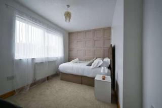 Wythenshawe Greenbrow Retreat - 3