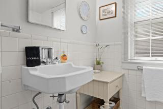 Stunning Cottage in Famous KY Garden -Sleeps 2 - 2