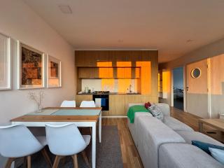 City Center 3BR Apartment in Old Town, Spacious with Castle Views - Bratislava - 0