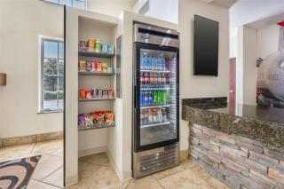 Best Western Plus Eastgate Inn & Suites - Wichita - 3