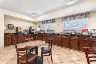 Best Western Plus Eastgate Inn & Suites - Wichita - 2