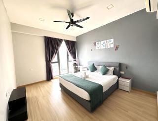 Deluxe Seaview Suite Tripe Bed with bath tub - Tanjong Tokong - 7