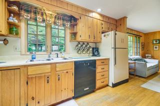 Lakefront Escape with Deck and Kayaks in Lovell! - North Lovell - 1