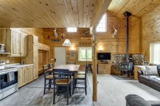 6 Mi to Spider Lake ATV Trails Cabin with Fire Pit - - 0