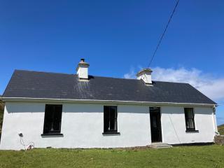 Glenurla Valley Cottage - Ballycastle - 9