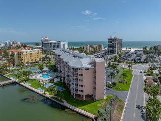 OPEN - BEACH, free parking, amenities, family friendly - St. Pete Beach - 9