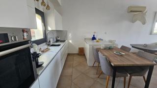 Duplex sur le port, 17m2 de terrasse, clim,parking - Bandol - 2