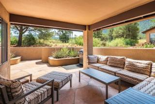 Relaxing Family Retreat with Views - 8