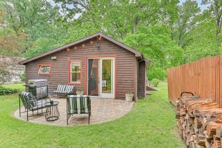 Walk to Kelsey Lake Cassopolis Home with Yard! - Cassopolis - 0