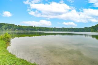 Walk to Kelsey Lake Cassopolis Home with Yard! - Cassopolis - 9