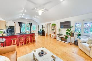 Walk to Kelsey Lake Cassopolis Home with Yard! - Cassopolis - 7