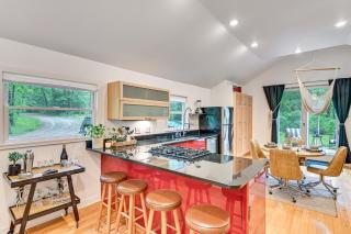 Walk to Kelsey Lake Cassopolis Home with Yard! - Cassopolis - 5