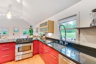 Walk to Kelsey Lake Cassopolis Home with Yard! - Cassopolis - 3
