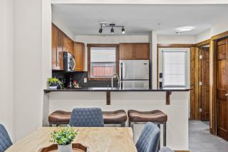 Peaks and Patio 3 Bedroom managed by Little Sister Getaways - Canmore - 2