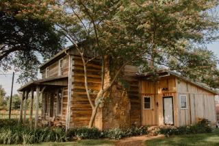 Rustic Log Cabin Old Farm - - 8
