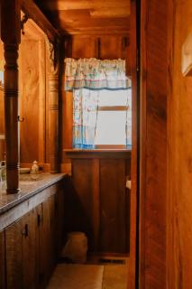 Rustic Log Cabin Old Farm - 7