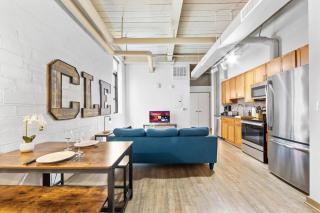 Loft on Superior l DT Cleveland l Parking l Café - 8