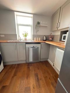 Fresh comfy space, feel at home. - 3