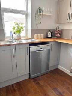 Fresh comfy space, feel at home. - 1