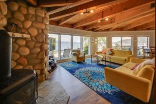 Lakefront Getaway with Hot Tub about 14 Mi to Schweitzer - Sagle - 6