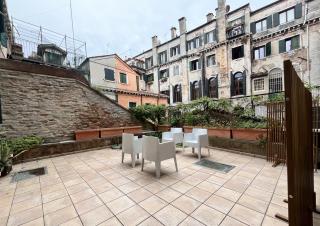 Comedia by Suites alla Maddalena - Venice - 8