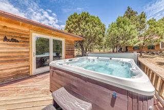 Rustic Alto Cabin with Hot Tub, Deck and Fireplace! - Alto - 0