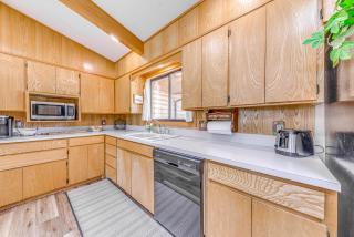 Rustic Alto Cabin with Hot Tub, Deck and Fireplace! - Alto - 2