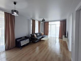 Bright Spacious Family Apartment in White Sails - Batumi - 8