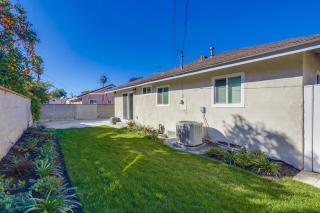 Beautiful Remodel 3 Bedroom 2 bathroom Home with Pool & Jacuzzi - Fullerton - 0
