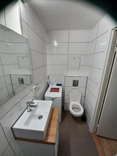 Apartment in Basement 1 room self-contain - Sandnes - 3