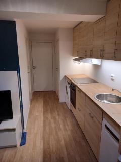 Apartment in Basement 1 room self-contain - 2