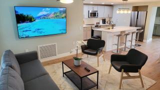 Coastal Breeze Retreat - Hudson - 6