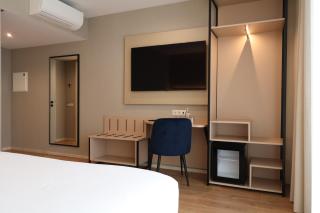 Oporto Fly Hotel - Maia - 6
