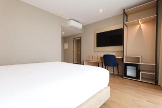 Oporto Fly Hotel - Maia - 2