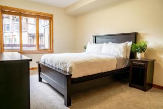 Creekside 2-Bedroom Condo - Canmore - 3
