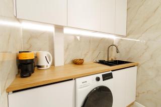 Cozy Stay in the Heart of City 1BR and Living Extendable sofa - 2