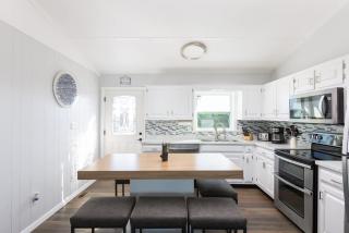 Renovated for 2025 Ocean Views & Backyard Oasis - Kitty Hawk - 2