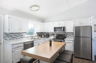 Renovated for 2025 Ocean Views & Backyard Oasis - Kitty Hawk - 4