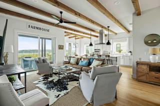 Scenic Lake Travis Farmhouse - Pickleball - BBQ - Edgewater Beach - 5