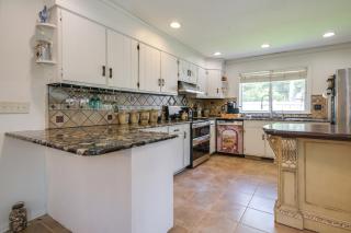 Outdoor Oasis and Hot Tub Maryland Home with Bar! - North East - 5