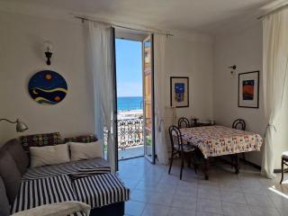 SEASIDE apartment - Celle Ligure - 7