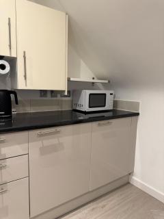 Quiet 2-Bed Flat, Sleeps 5, Free Parking Included - East Barnet - 5