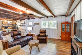 Lake Wateree Retreat Dock and Screened Porch! - Camden - 5