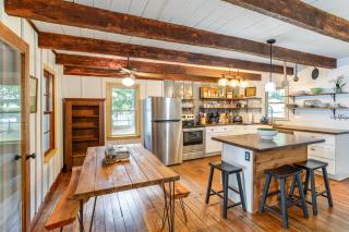 Lake Wateree Retreat Dock and Screened Porch! - Camden - 4