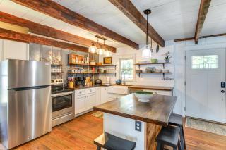 Lake Wateree Retreat Dock and Screened Porch! - Camden - 3